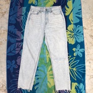 NWOT Lightwash american eagle jeans